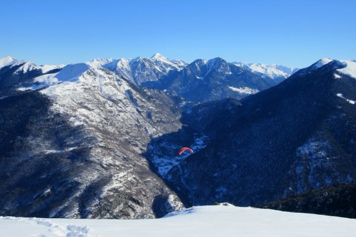 winter_paragliding_720x480